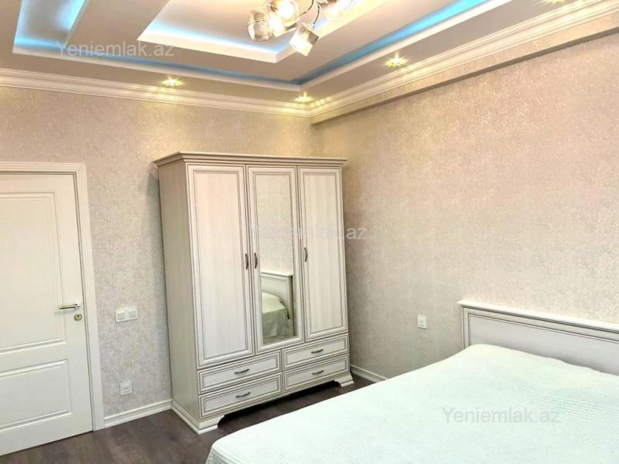 Satılır 2 otaqlı yeni tikili 60 m²