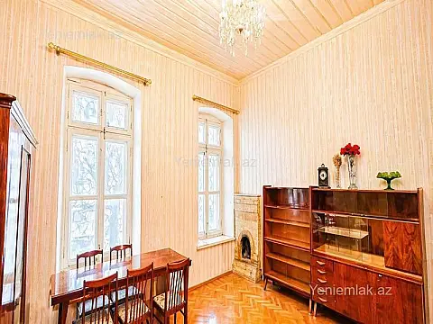 Satılır 3 otaqlı köhnə tikili 70 m²