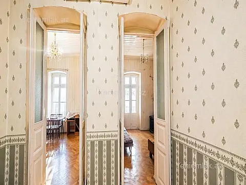 Satılır 3 otaqlı köhnə tikili 70 m²