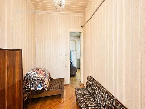 Satılır 3 otaqlı köhnə tikili 70 m²