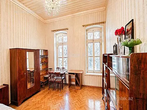 Satılır 3 otaqlı köhnə tikili 70 m² — Bakı, Nəsimi 3 otaq 70.00 m²