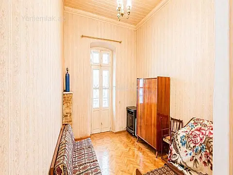 Satılır 3 otaqlı köhnə tikili 70 m²