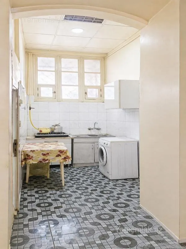 Satılır 3 otaqlı köhnə tikili 70 m²