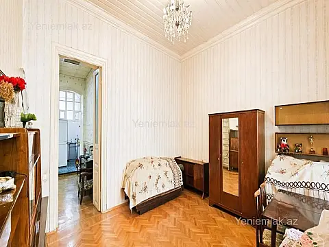 Satılır 3 otaqlı köhnə tikili 70 m²