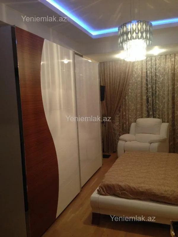 Satılır 3 otaqlı yeni tikili 150 m²