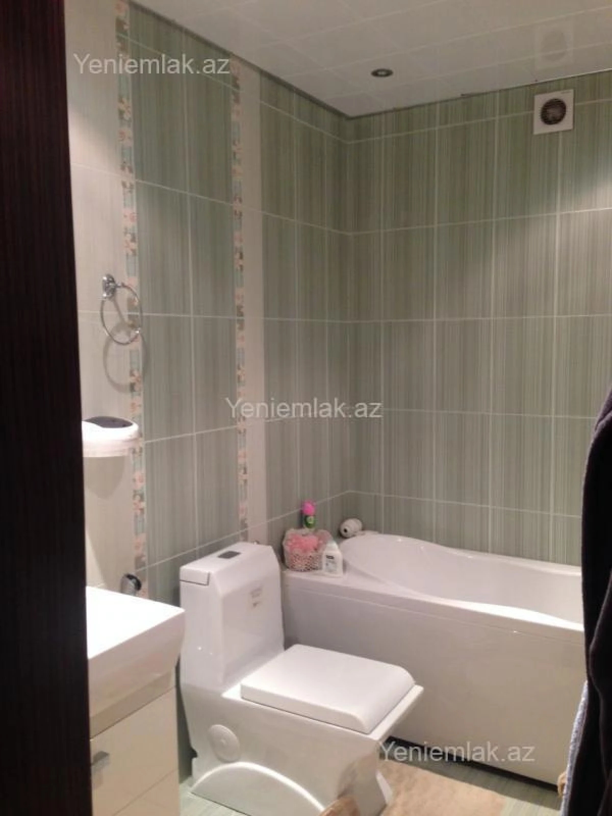 Satılır 3 otaqlı yeni tikili 150 m²