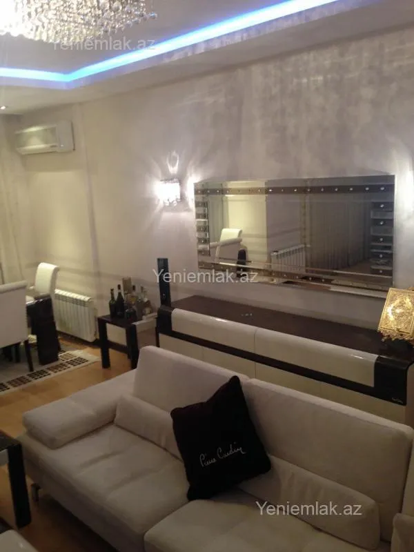 Satılır 3 otaqlı yeni tikili 150 m²