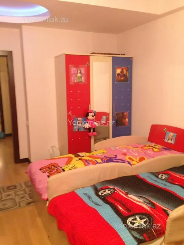 Satılır 3 otaqlı yeni tikili 150 m²