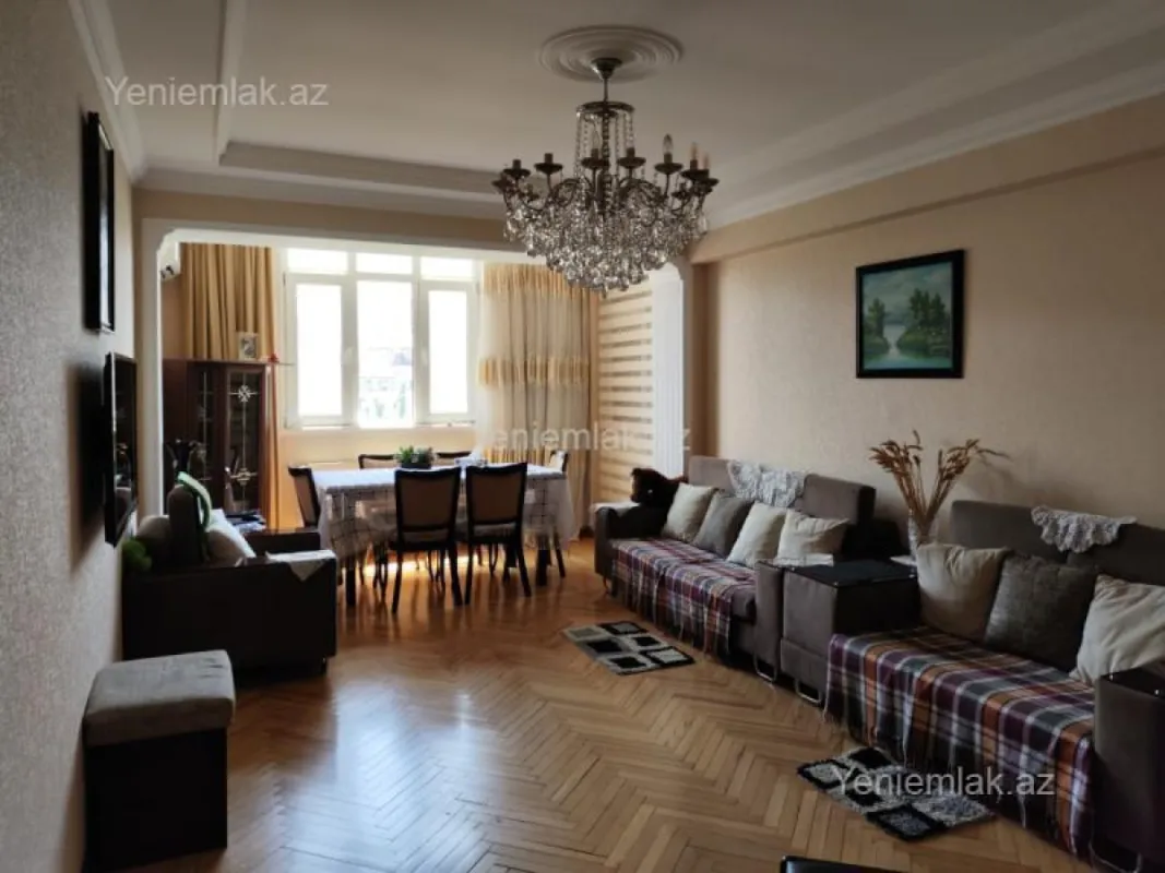Satılır 3 otaqlı köhnə tikili 100 m²