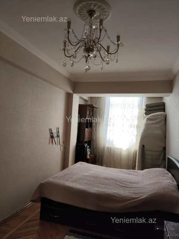 Satılır 3 otaqlı köhnə tikili 100 m²