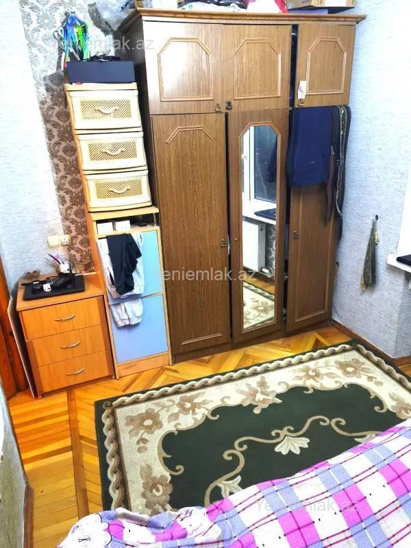 Satılır 2 otaqlı köhnə tikili 55 m²