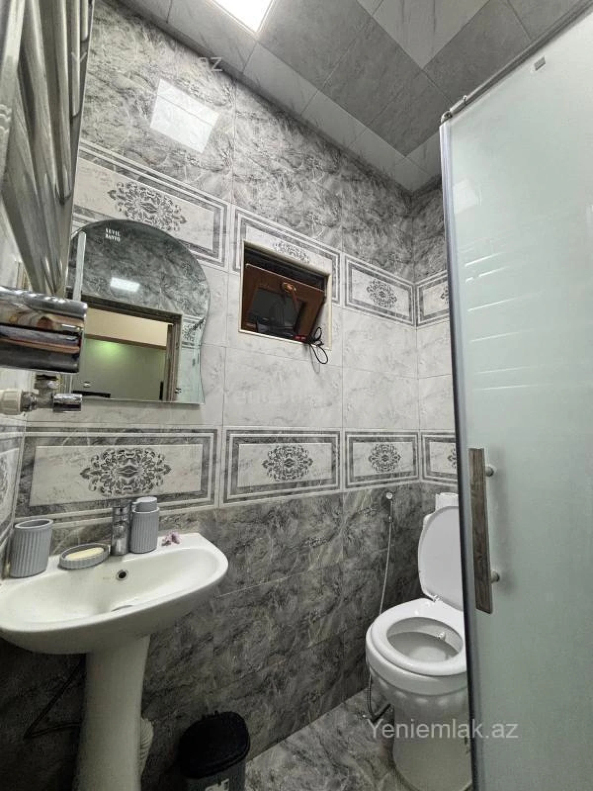 Satılır 7 otaqlı həyət evi 180 m²