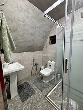 Satılır 7 otaqlı həyət evi 180 m²