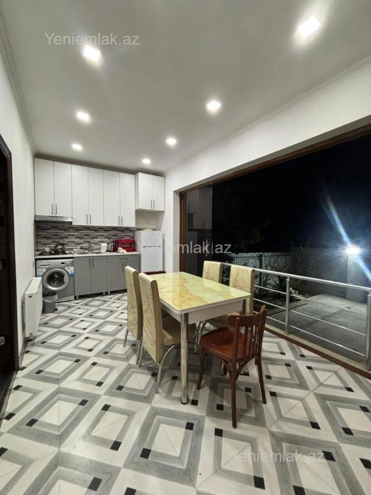 Satılır 7 otaqlı həyət evi 180 m²