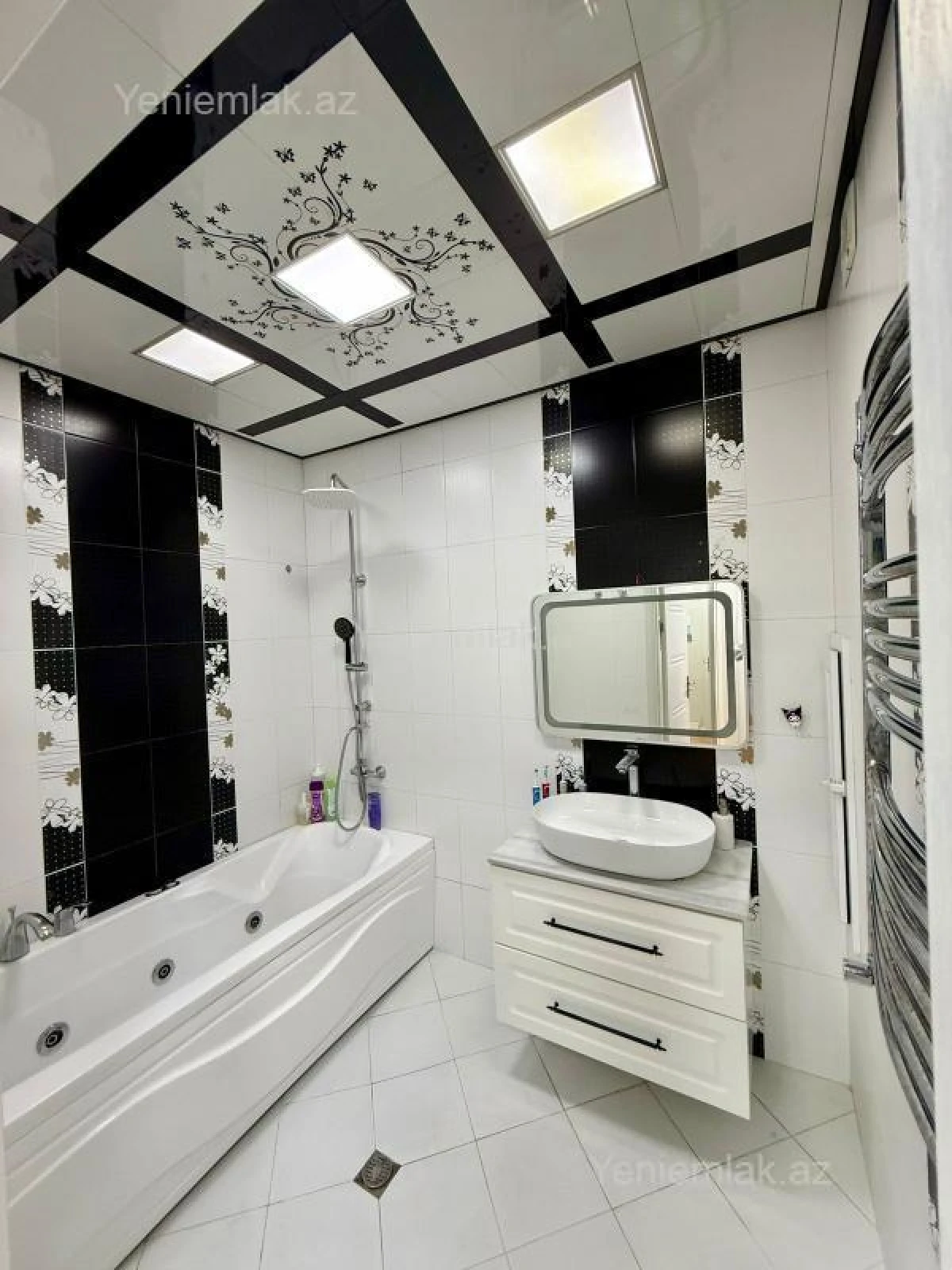 Satılır 3 otaqlı yeni tikili 110 m²