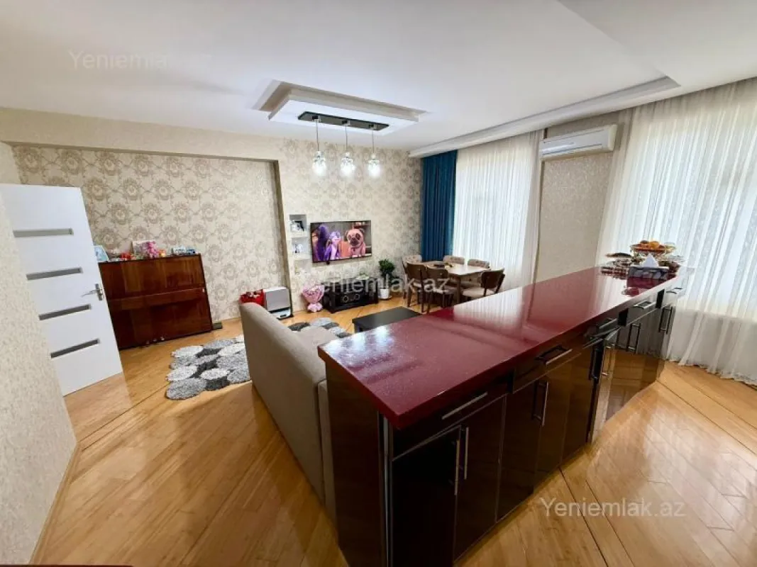 Satılır 3 otaqlı yeni tikili 110 m²