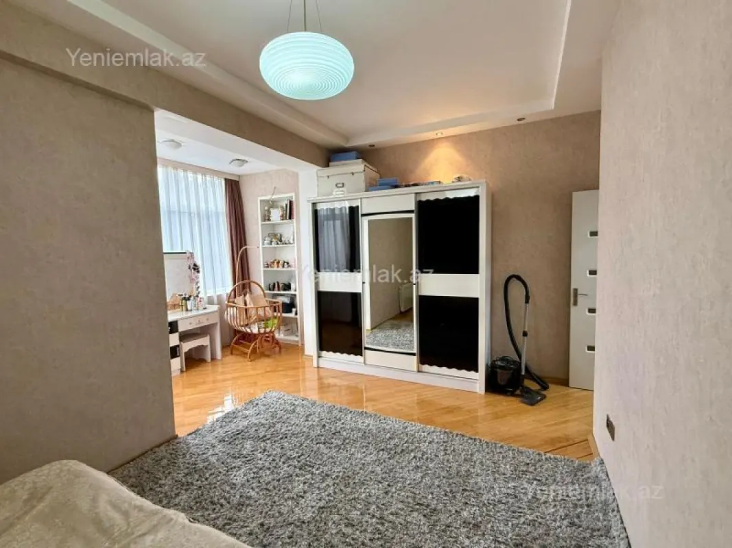 Satılır 3 otaqlı yeni tikili 110 m²