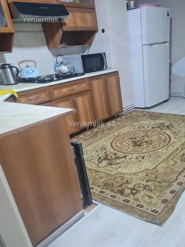 Satılır 3 otaqlı köhnə tikili 72 m²