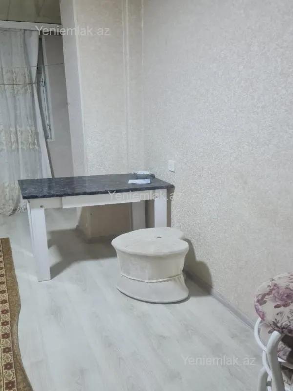 Satılır 3 otaqlı köhnə tikili 72 m²