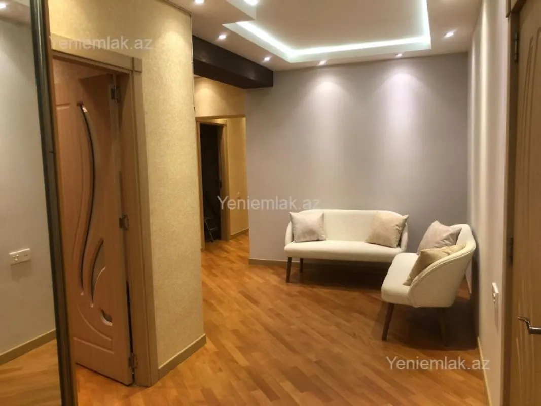Satılır 3 otaqlı yeni tikili 115 m²
