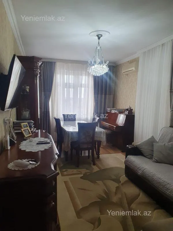 Satılır 2 otaqlı köhnə tikili 60 m²
