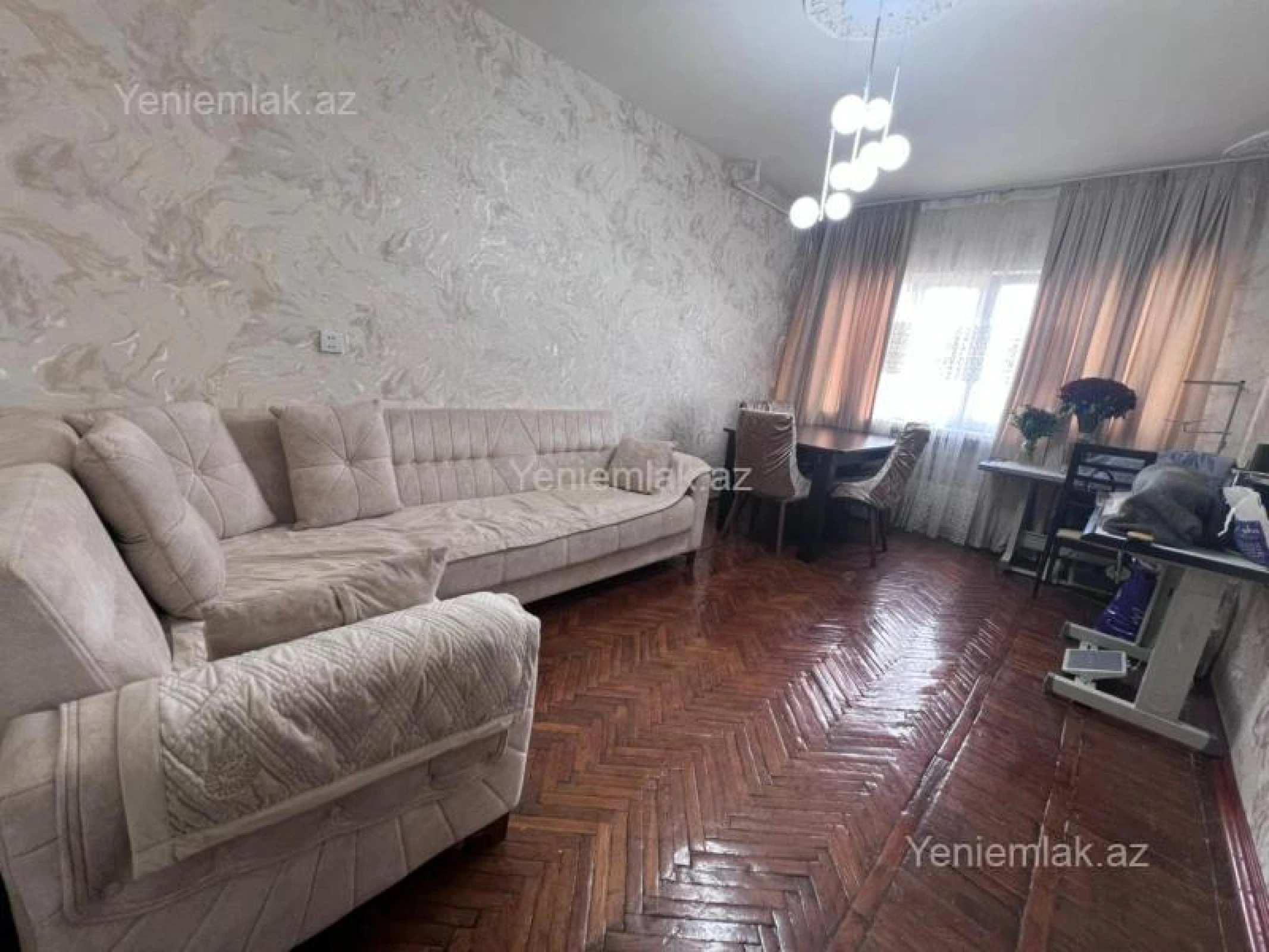 Satılır 4 otaqlı köhnə tikili 100 m²