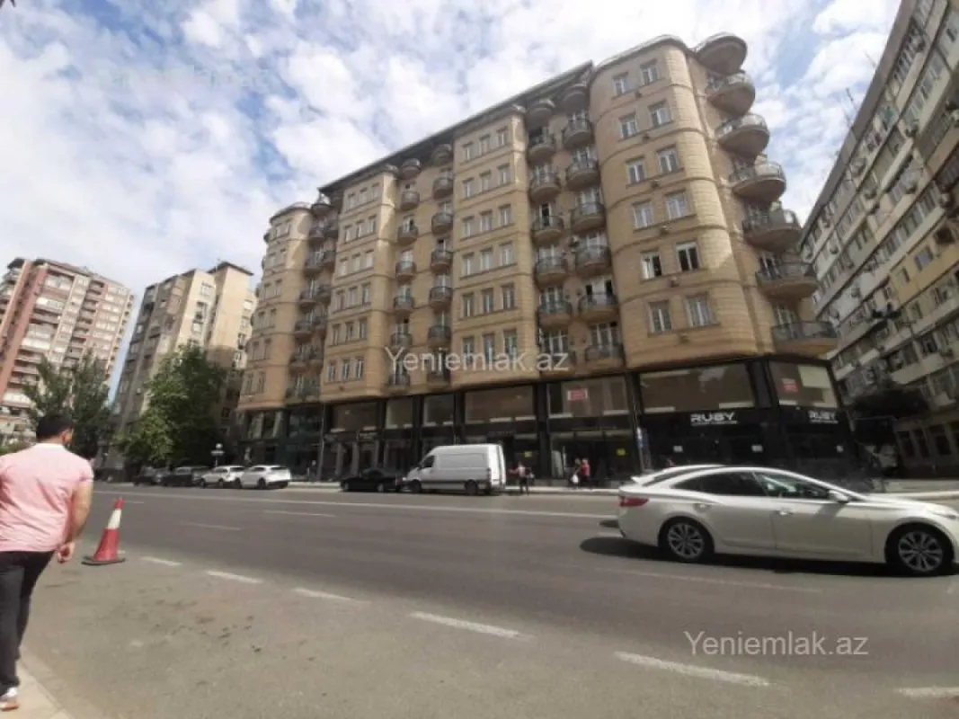 Satılır 3 otaqlı yeni tikili 150 m²
