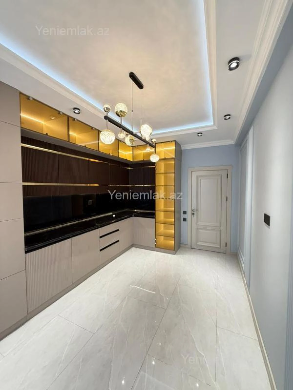 Satılır 4 otaqlı yeni tikili 135 m²