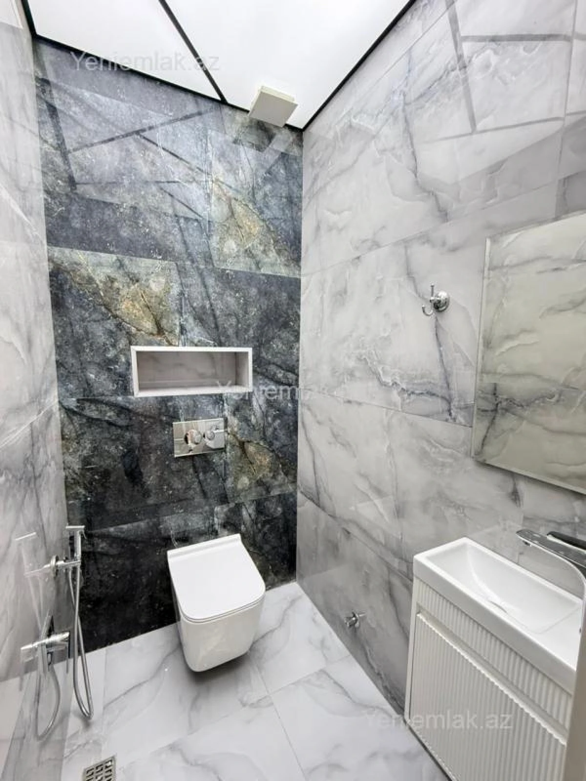 Satılır 4 otaqlı yeni tikili 135 m²