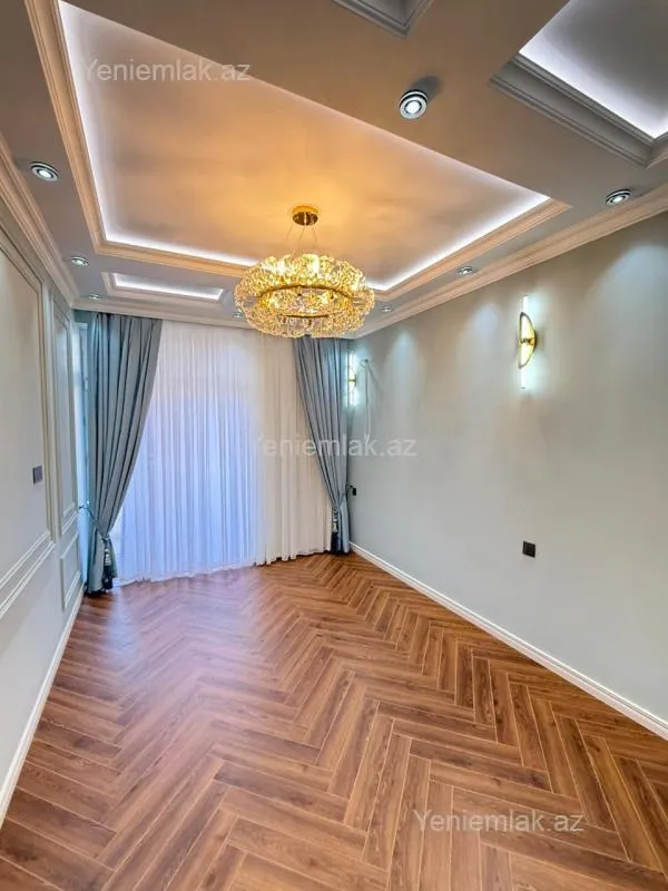 Satılır 4 otaqlı yeni tikili 135 m²