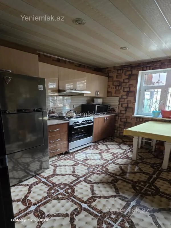 Satılır 3 otaqlı köhnə tikili 90 m²