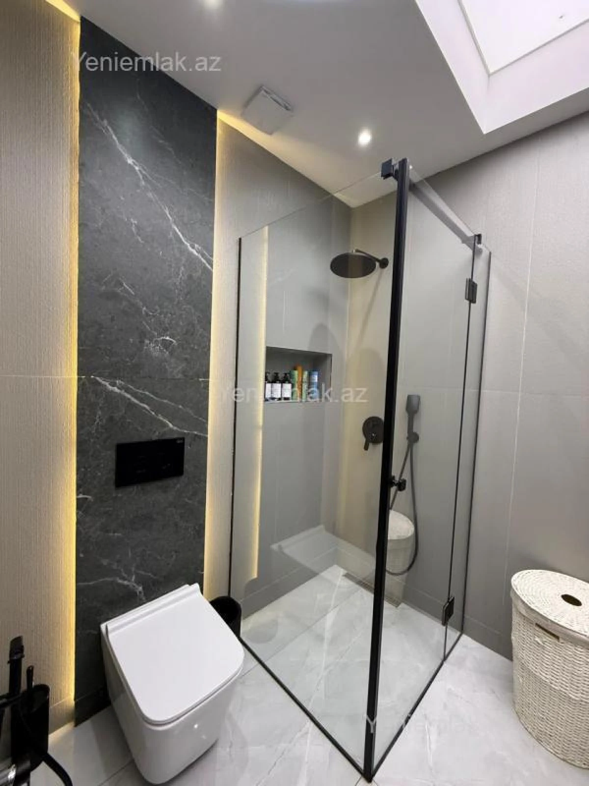 Satılır 3 otaqlı yeni tikili 135 m²