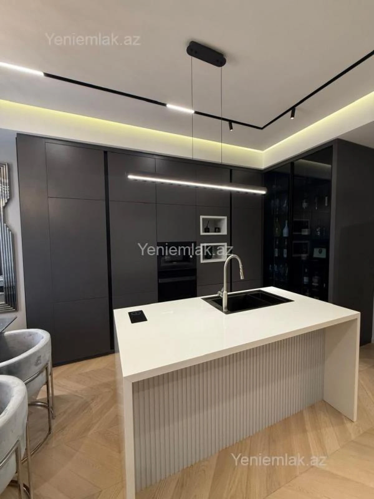 Satılır 3 otaqlı yeni tikili 135 m²