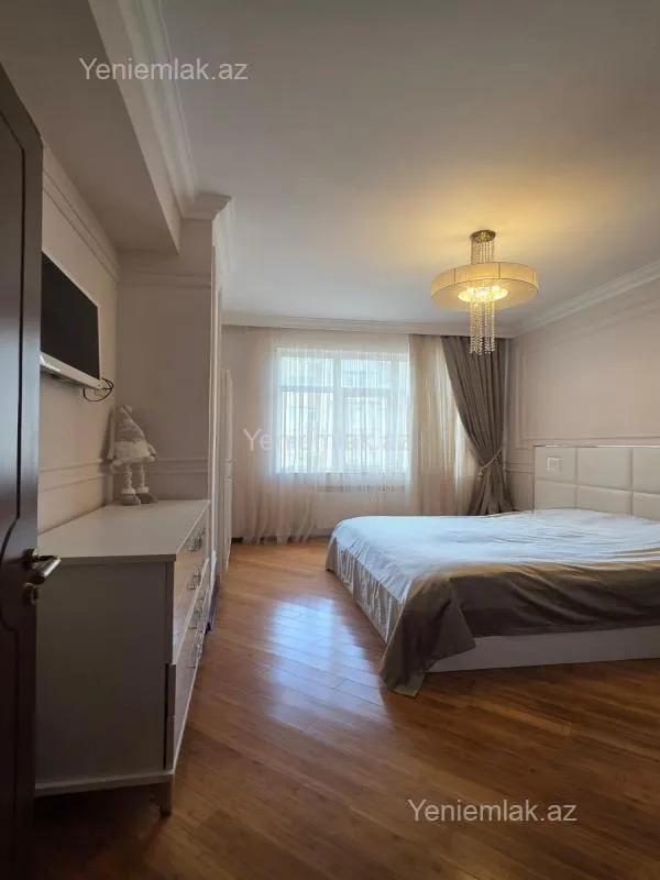 Satılır 3 otaqlı yeni tikili 131 m²