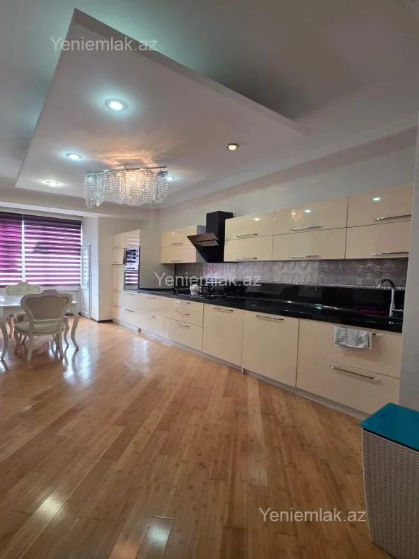 Satılır 3 otaqlı yeni tikili 131 m²
