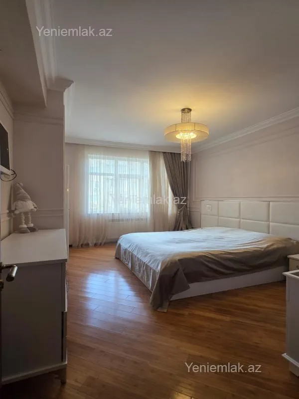 Satılır 3 otaqlı yeni tikili 131 m²