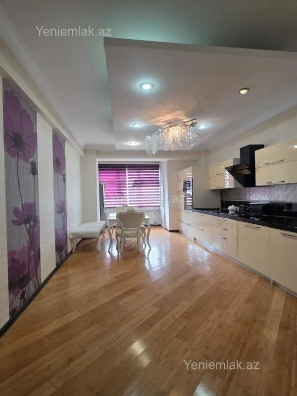 Satılır 3 otaqlı yeni tikili 131 m²