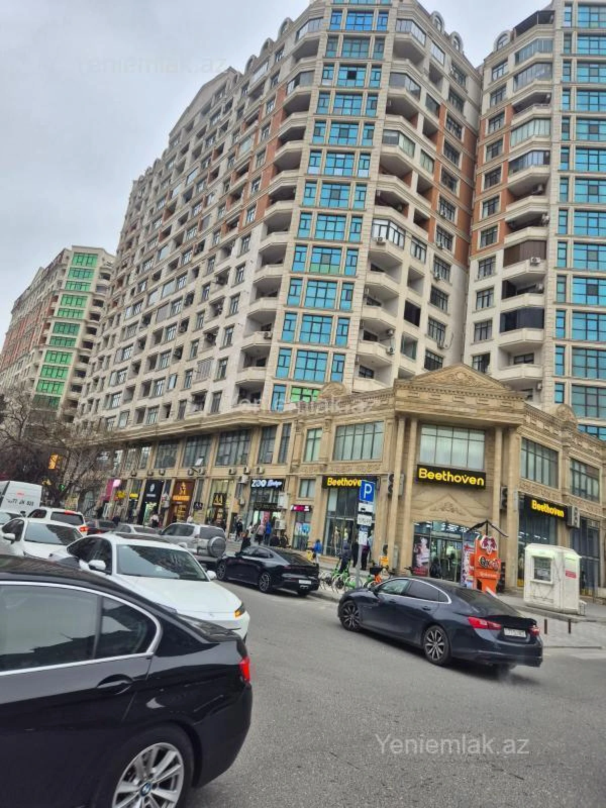 Satılır 3 otaqlı yeni tikili 140 m²