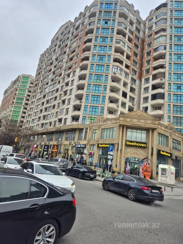 Satılır 3 otaqlı yeni tikili 140 m²