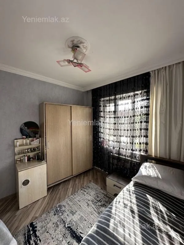 Satılır 3 otaqlı köhnə tikili 70 m²