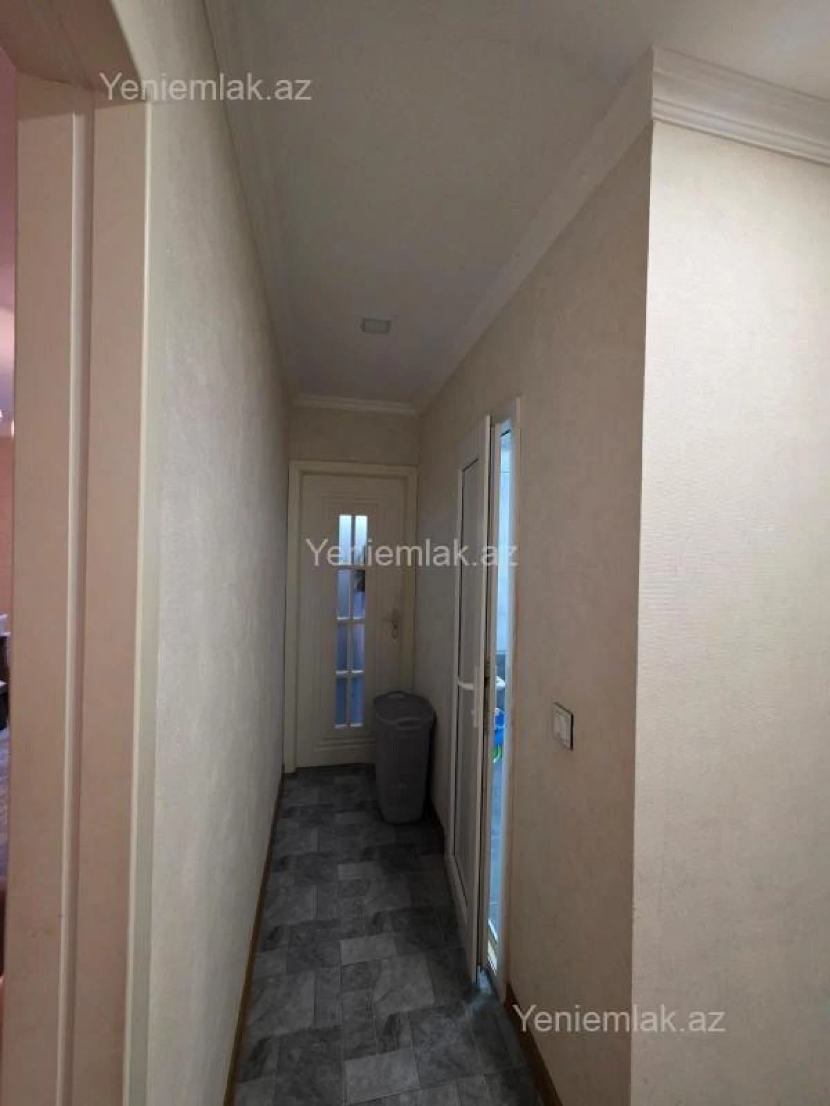 Satılır 2 otaqlı köhnə tikili 60 m²