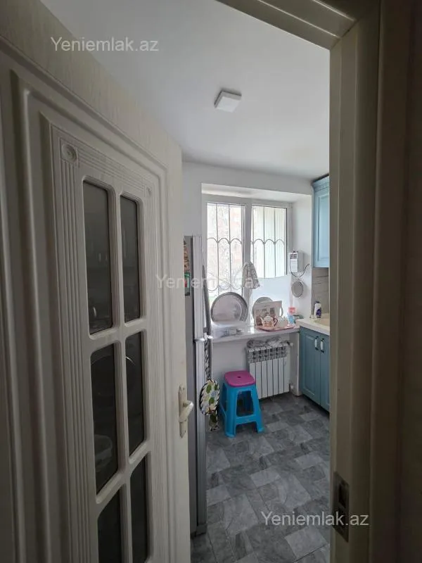Satılır 2 otaqlı köhnə tikili 60 m²