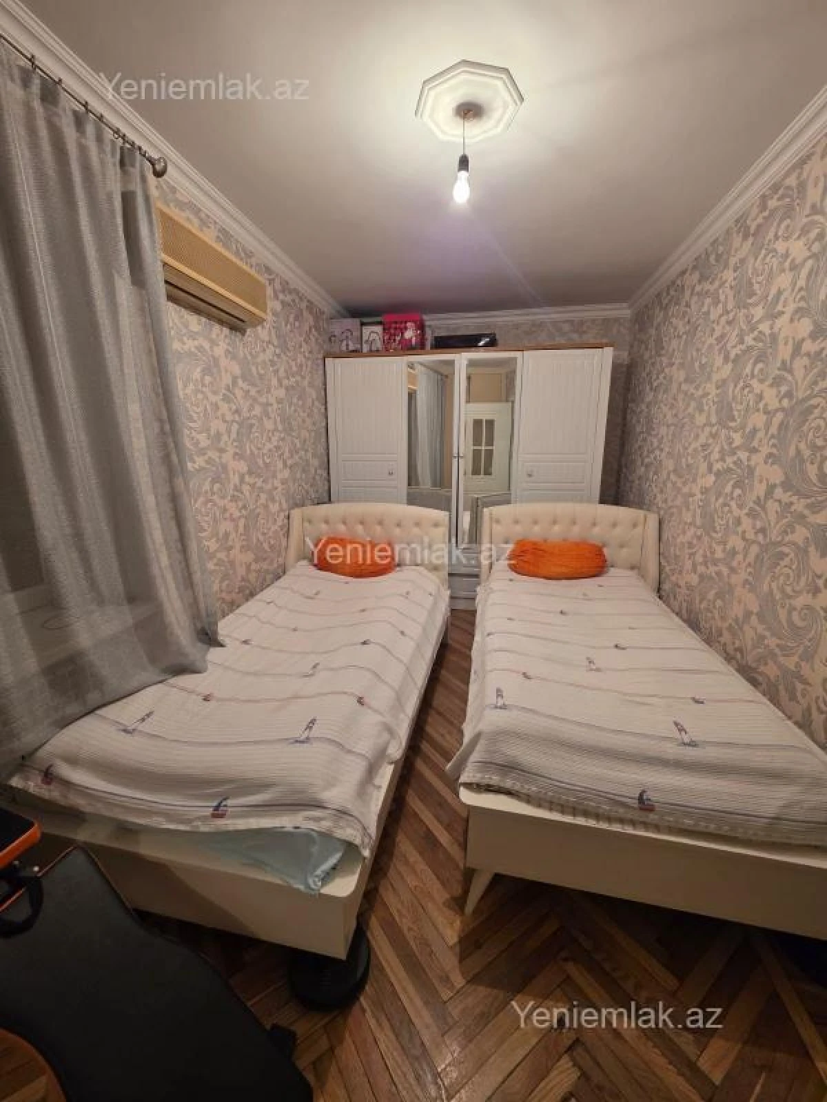 Satılır 2 otaqlı köhnə tikili 60 m²