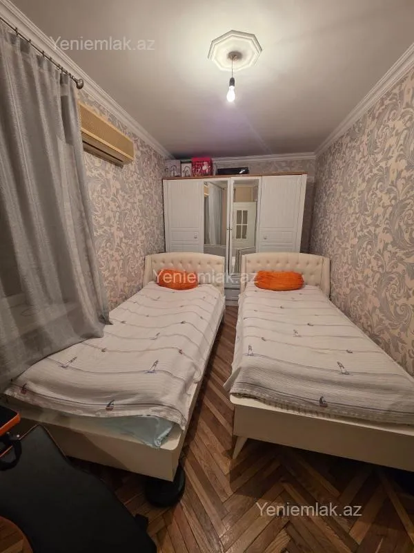 Satılır 2 otaqlı köhnə tikili 60 m²