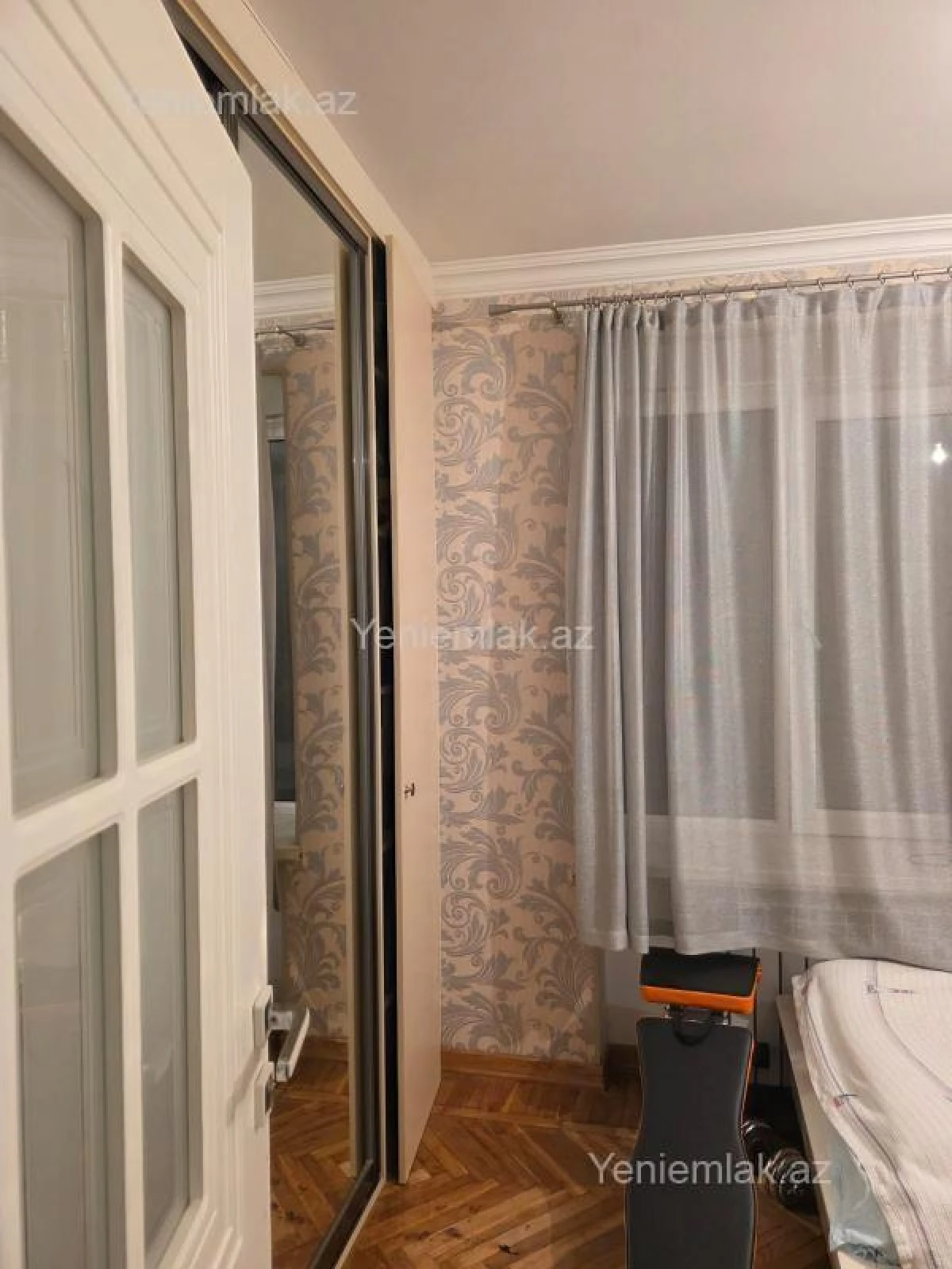 Satılır 2 otaqlı köhnə tikili 60 m²