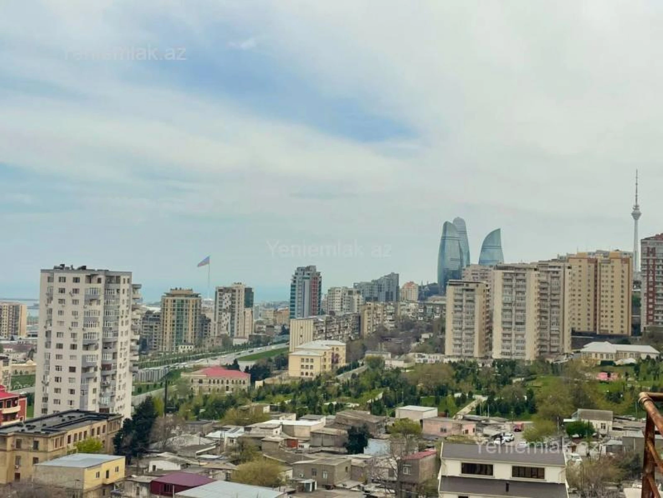 Satılır 4 otaqlı yeni tikili 180 m²