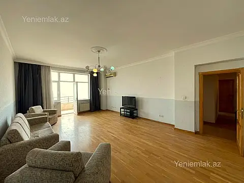Satılır 4 otaqlı yeni tikili 180 m²