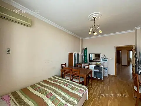 Satılır 4 otaqlı yeni tikili 180 m²