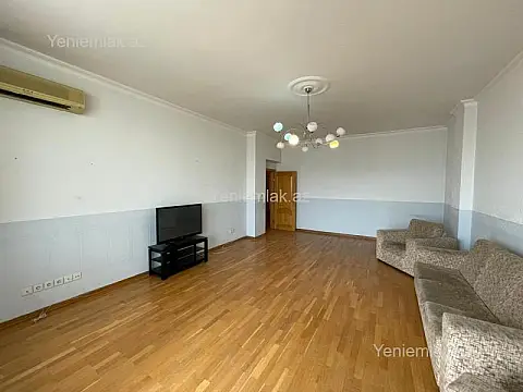 Satılır 4 otaqlı yeni tikili 180 m²