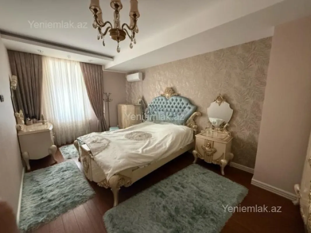 Satılır 4 otaqlı yeni tikili 180 m²